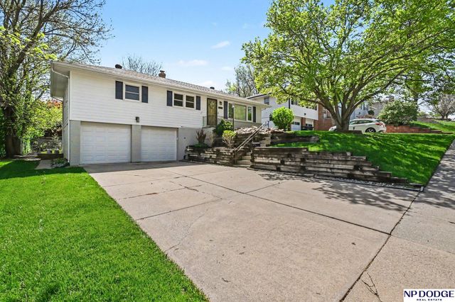 11125 Leavenworth Street, Omaha, NE 68154