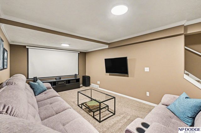 11125 Leavenworth Street, Omaha, NE 68154