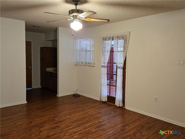 248 Hilltop Drive, Seguin, TX 78155