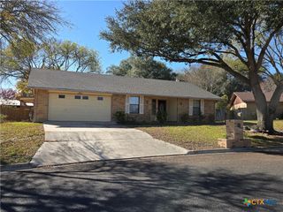 248 Hilltop Drive, Seguin, TX 78155