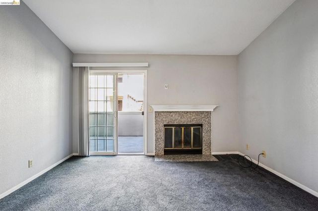 600 Canyon Oaks Drive F, Oakland, CA 94605