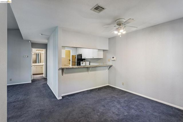 600 Canyon Oaks Drive F, Oakland, CA 94605