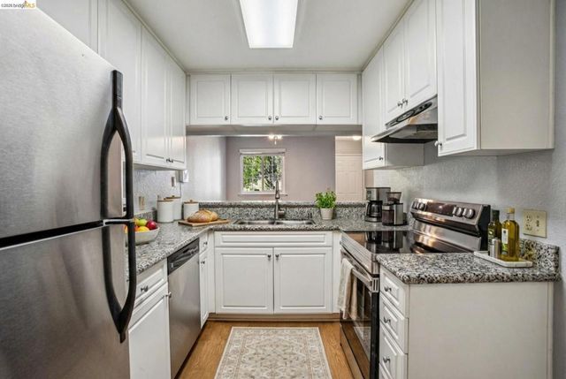 600 Canyon Oaks Drive F, Oakland, CA 94605