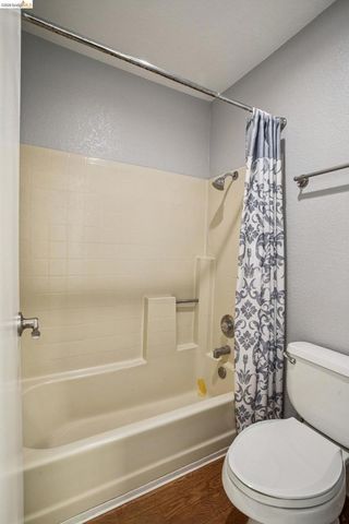 600 Canyon Oaks Drive F, Oakland, CA 94605