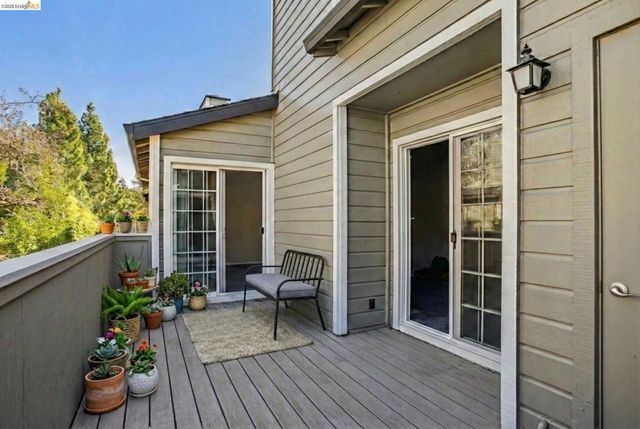 600 Canyon Oaks Drive F, Oakland, CA 94605