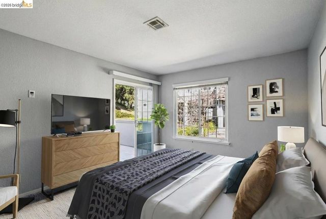 600 Canyon Oaks Drive F, Oakland, CA 94605