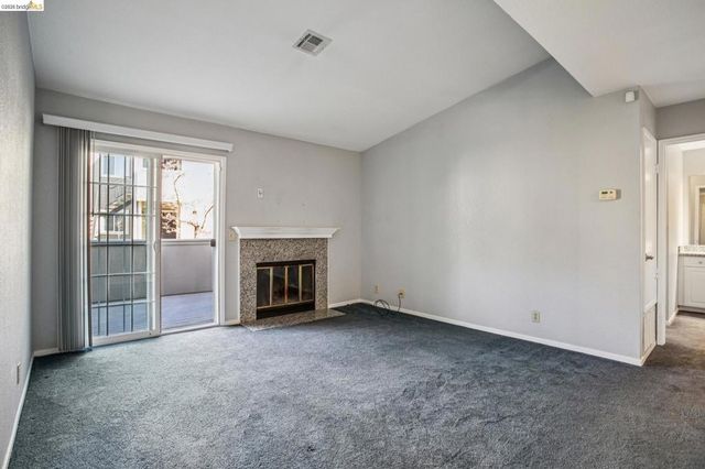 600 Canyon Oaks Drive F, Oakland, CA 94605