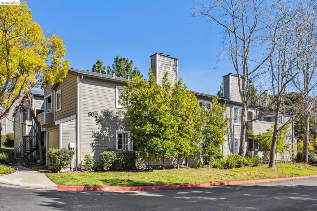 Image 1 of property listing at 600 Canyon Oaks Drive F, Oakland, CA 94605