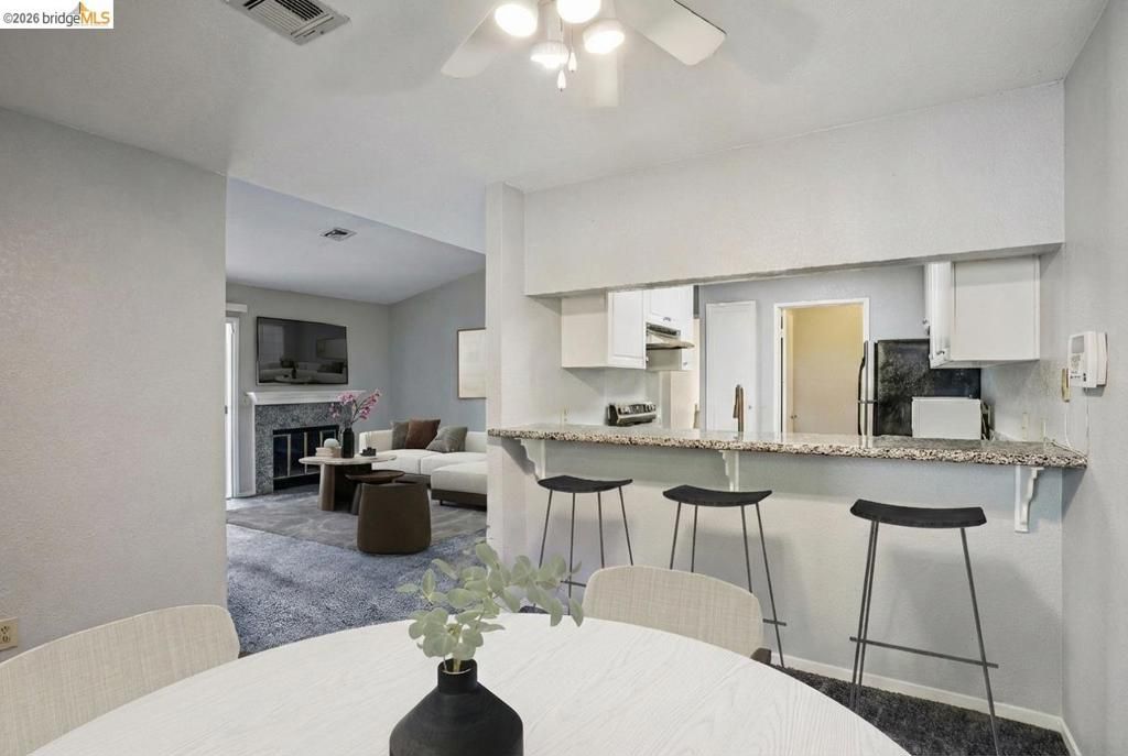 Image 15 of property listing at 600 Canyon Oaks Drive F, Oakland, CA 94605