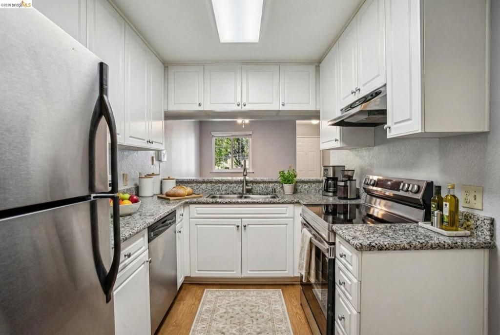 Image 23 of property listing at 600 Canyon Oaks Drive F, Oakland, CA 94605