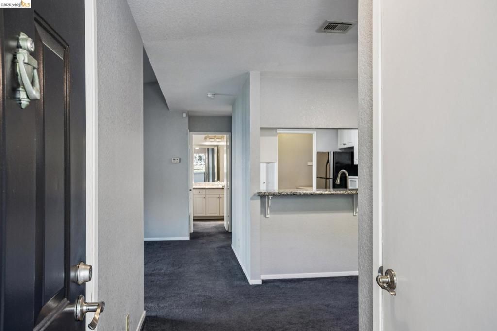 Image 4 of property listing at 600 Canyon Oaks Drive F, Oakland, CA 94605