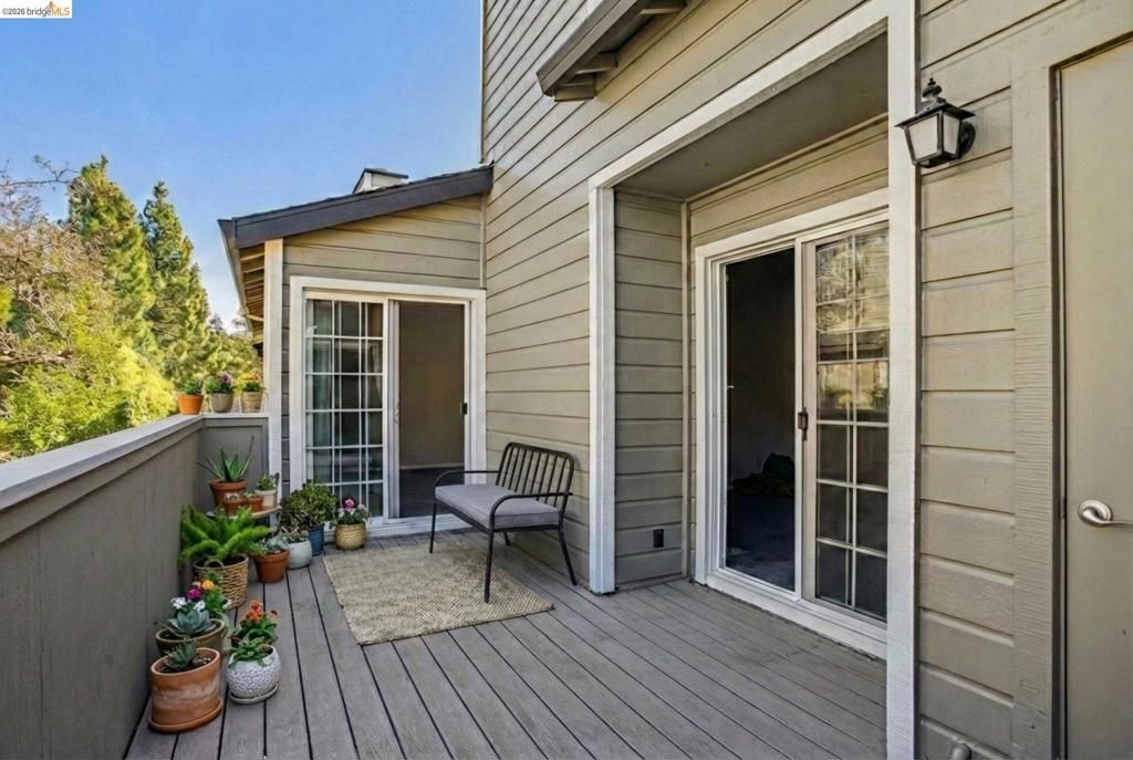 Image 41 of property listing at 600 Canyon Oaks Drive F, Oakland, CA 94605