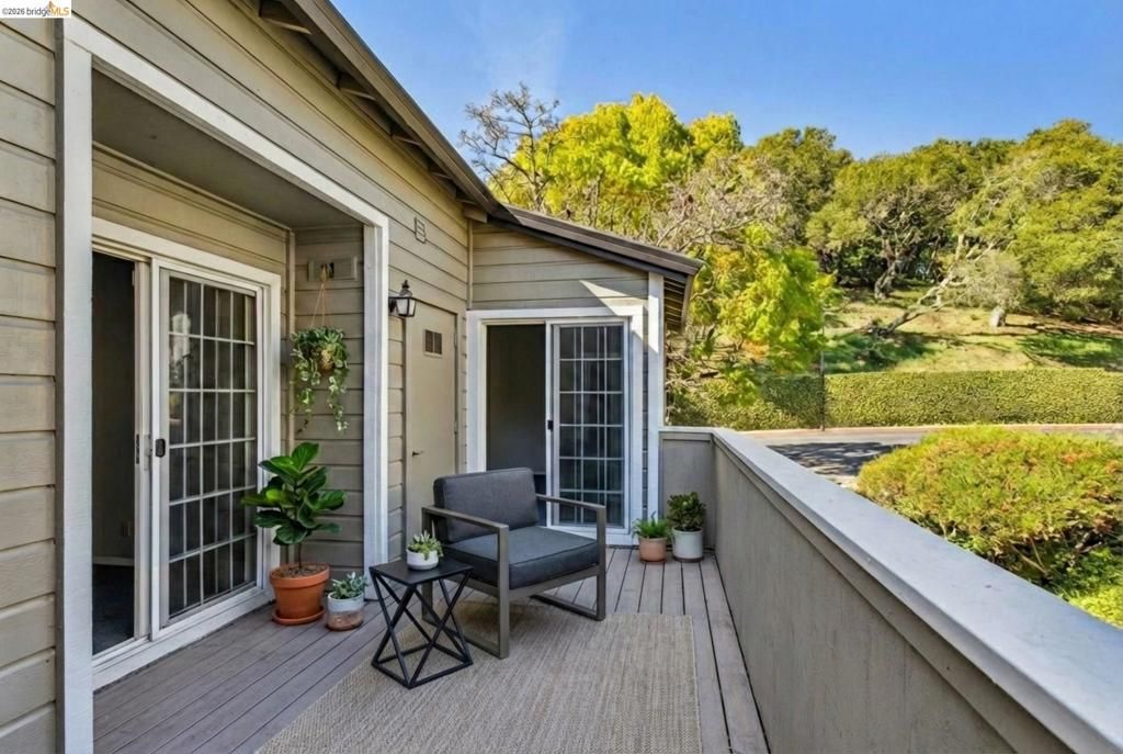 Image 42 of property listing at 600 Canyon Oaks Drive F, Oakland, CA 94605