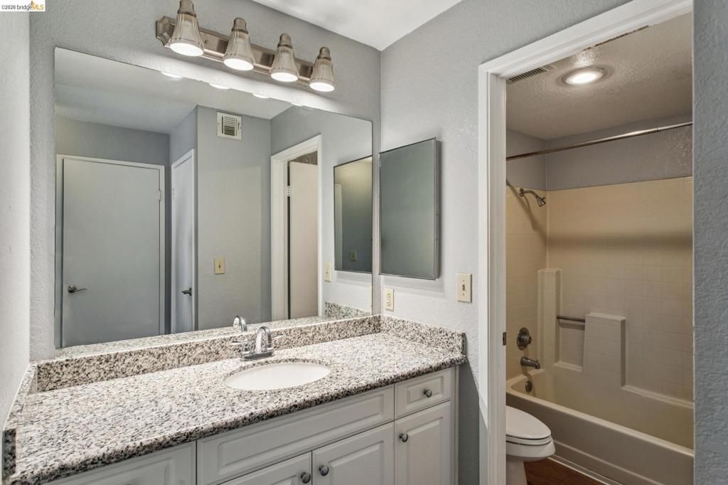 Image 55 of property listing at 600 Canyon Oaks Drive F, Oakland, CA 94605