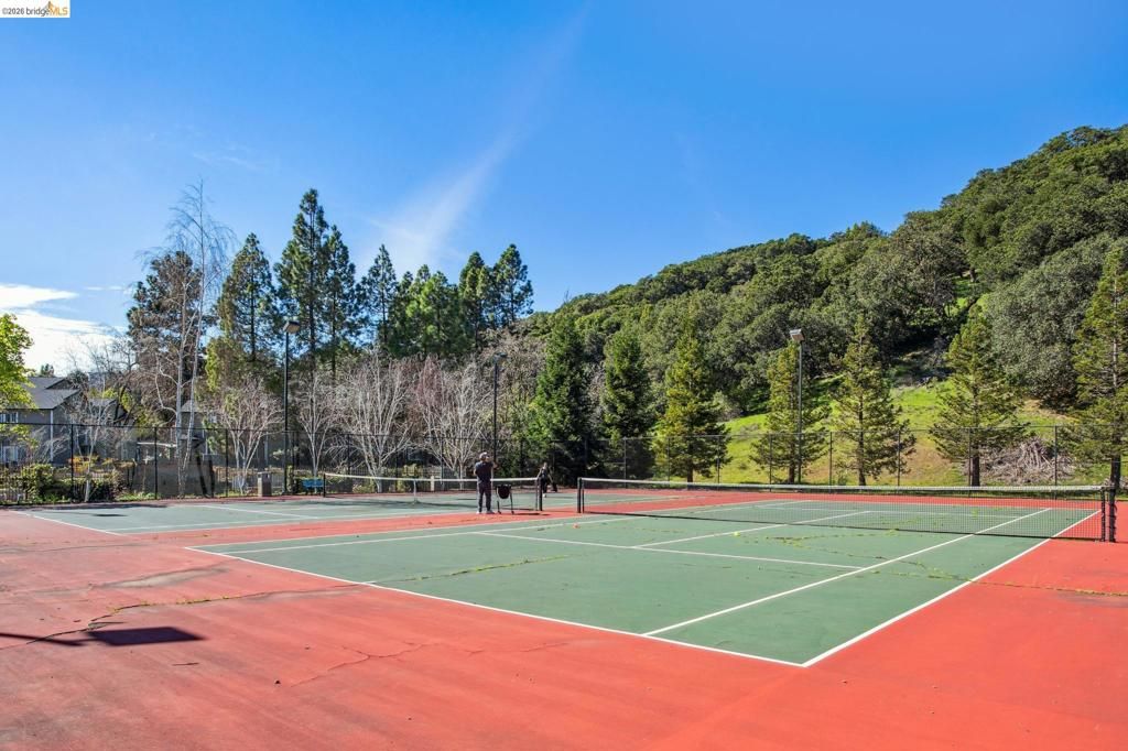 Image 56 of property listing at 600 Canyon Oaks Drive F, Oakland, CA 94605