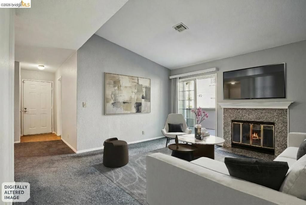 Image 6 of property listing at 600 Canyon Oaks Drive F, Oakland, CA 94605