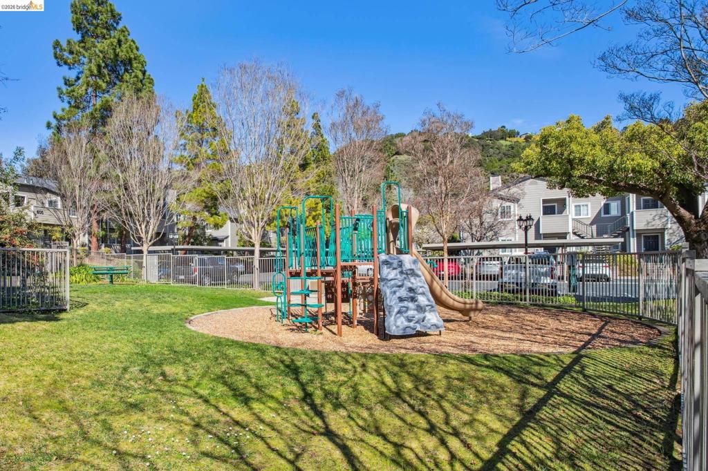Image 60 of property listing at 600 Canyon Oaks Drive F, Oakland, CA 94605
