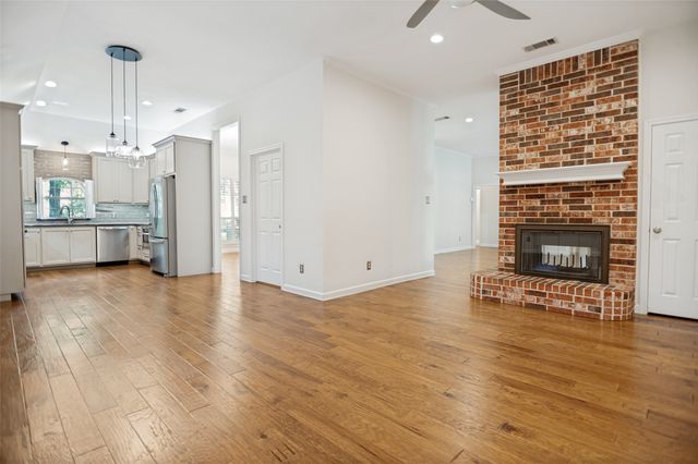 3624 Chateaux Lane, Hurst, TX 76054