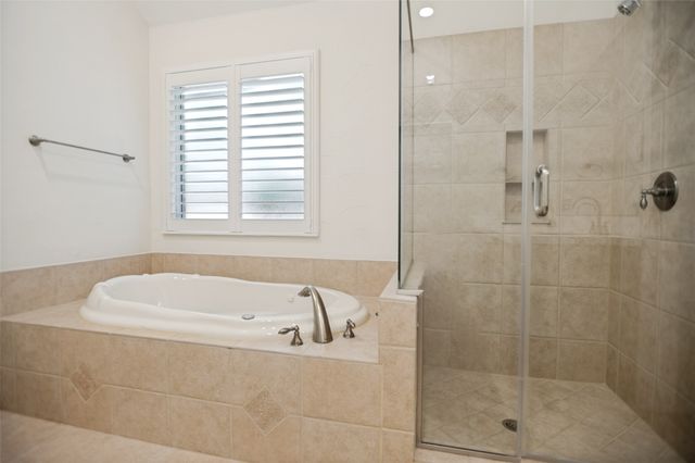 3624 Chateaux Lane, Hurst, TX 76054