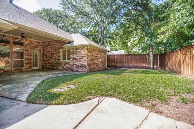 3624 Chateaux Lane, Hurst, TX 76054
