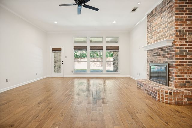 3624 Chateaux Lane, Hurst, TX 76054