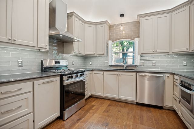 3624 Chateaux Lane, Hurst, TX 76054