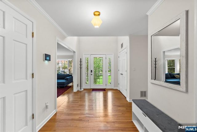 8 Ashland Street, Caldwell, NJ 07006
