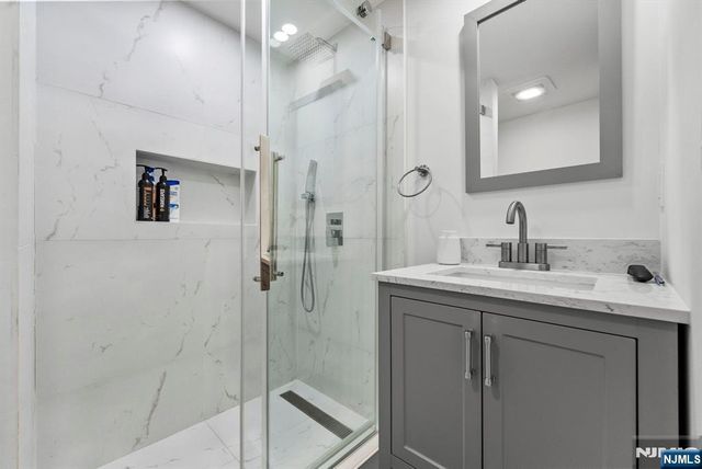 8 Ashland Street, Caldwell, NJ 07006
