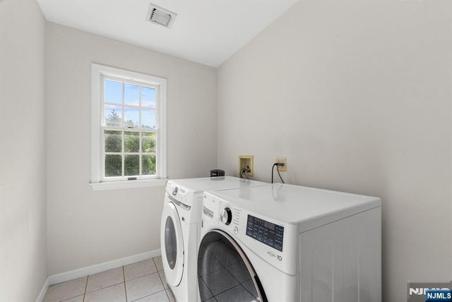 8 Ashland Street, Caldwell, NJ 07006