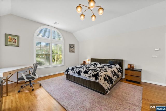 8 Ashland Street, Caldwell, NJ 07006