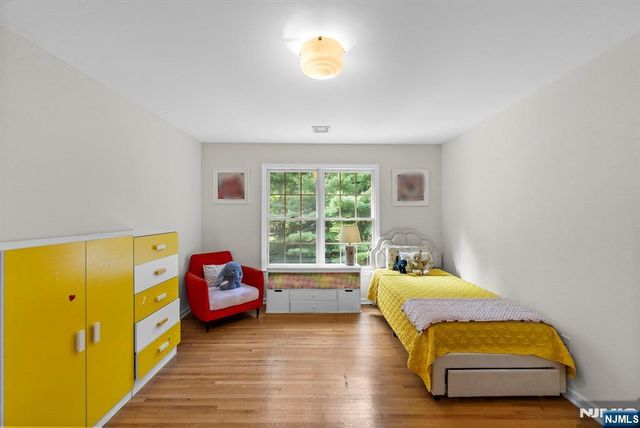 8 Ashland Street, Caldwell, NJ 07006