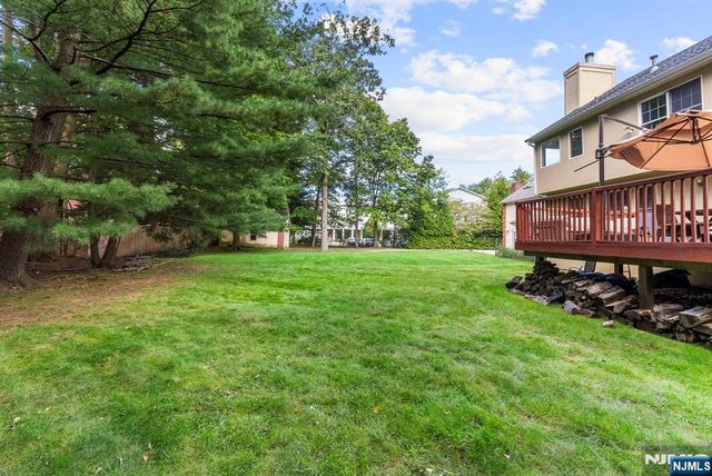 8 Ashland Street, Caldwell, NJ 07006