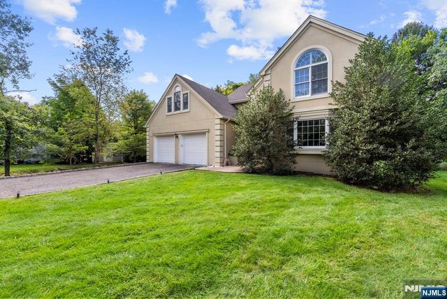 8 Ashland Street, Caldwell, NJ 07006