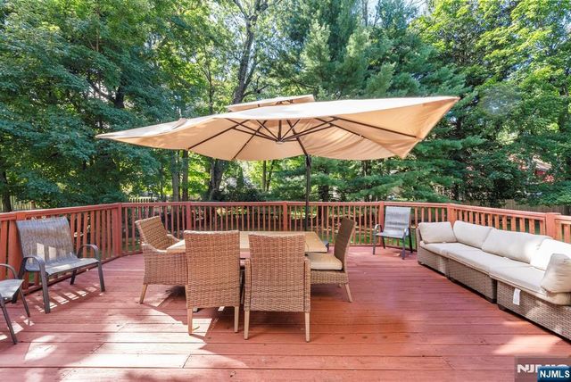 8 Ashland Street, Caldwell, NJ 07006