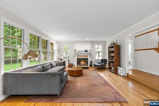 8 Ashland Street, Caldwell, NJ 07006