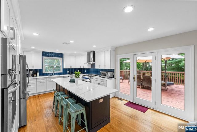 8 Ashland Street, Caldwell, NJ 07006