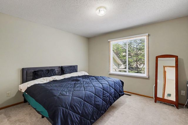 1207 Dakota Street S, Shakopee, MN 55379