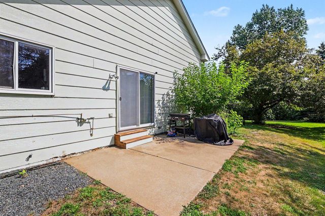 1207 Dakota Street S, Shakopee, MN 55379