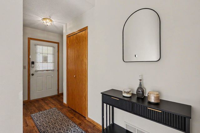 1207 Dakota Street S, Shakopee, MN 55379