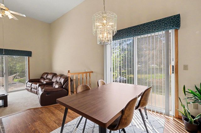 1207 Dakota Street S, Shakopee, MN 55379