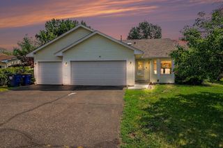 1207 Dakota Street S, Shakopee, MN 55379