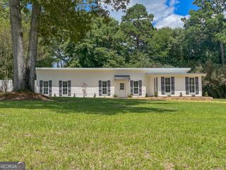 824 Beach Drive, Dublin, GA 31027