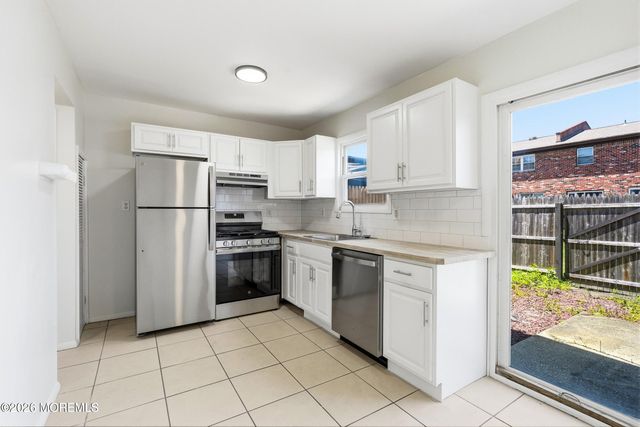 180 Greenwood Loop Road 180, Brick, NJ 08724