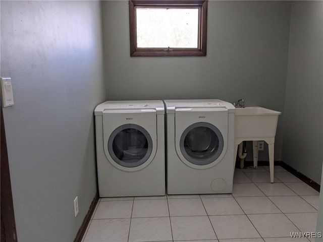 120 Autumnvale, Lockport City, NY 14094