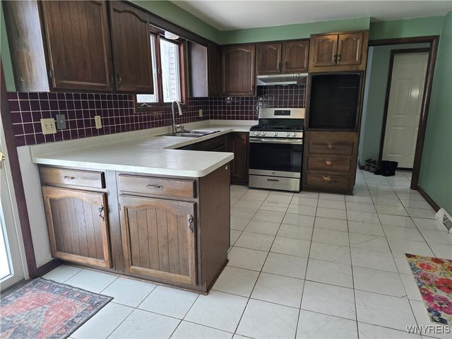 120 Autumnvale, Lockport City, NY 14094