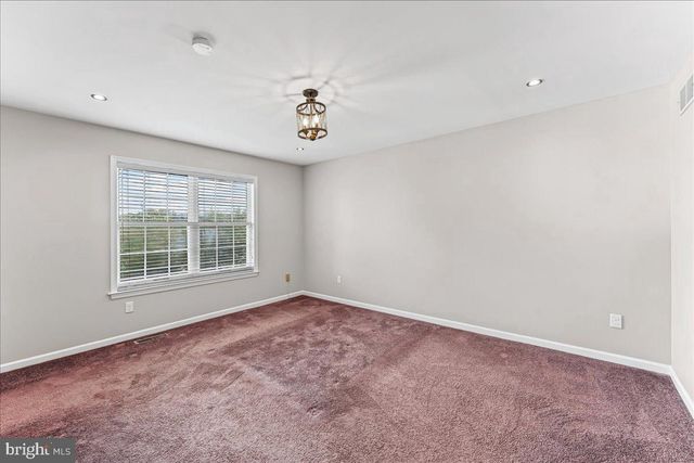 113 MIDLAND DR, Oxford, PA 19363