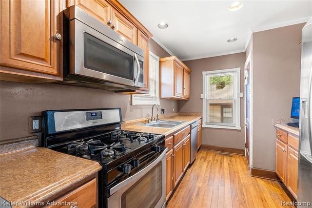 1449 Wayburn Street, Grosse Pointe Park, MI 48230