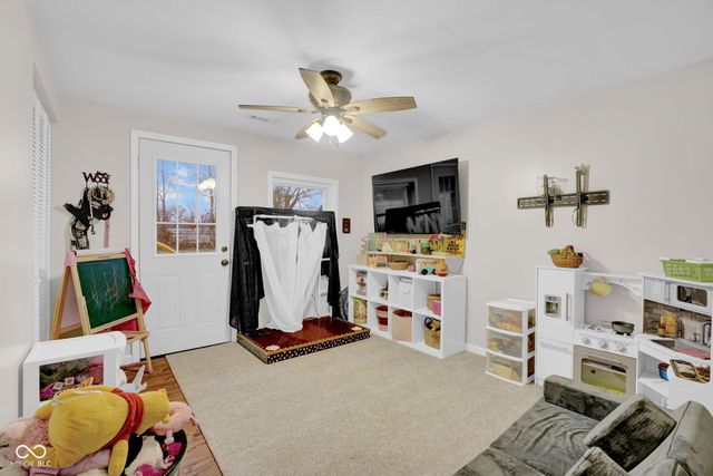 3427 N East Street, Columbus, IN 47203