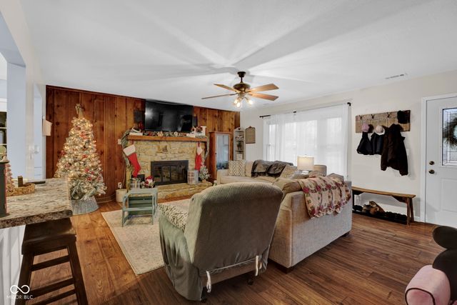 3427 N East Street, Columbus, IN 47203