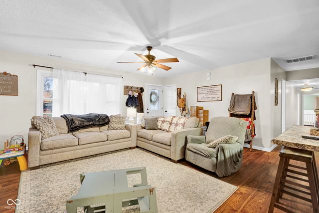 3427 N East Street, Columbus, IN 47203